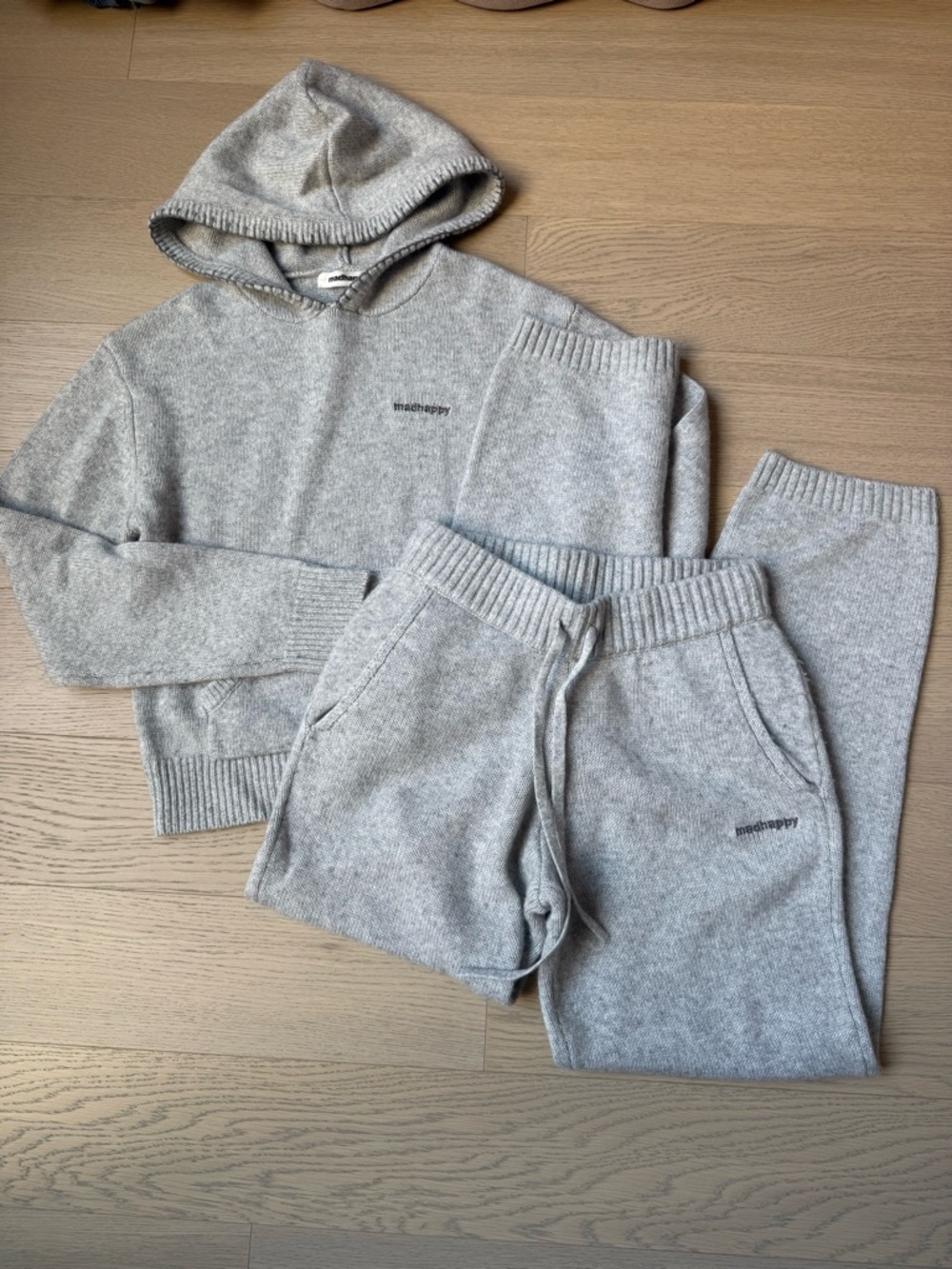 Madhappy cashmere set